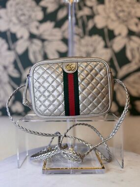 Gucci RARE Authentic Metallic Silver Quilted Crossbody with Green-Red Web EUC